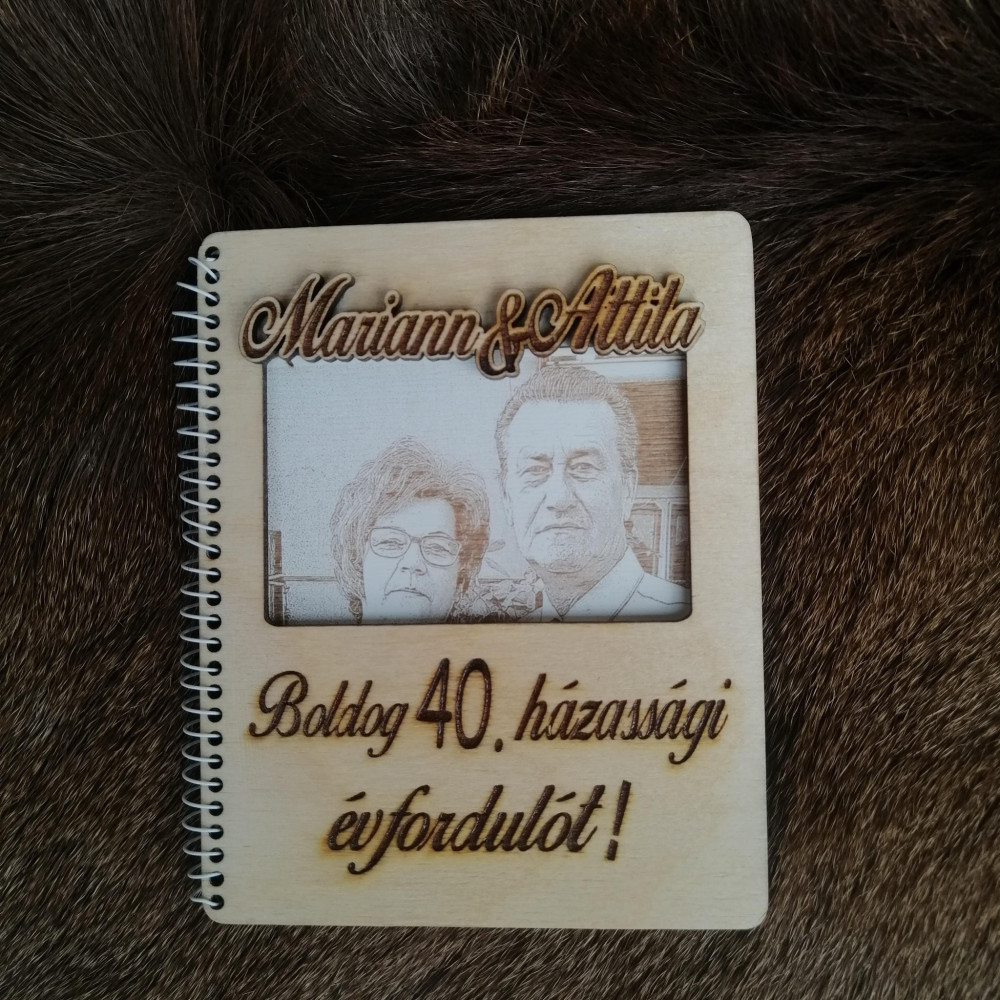 Fényképes füzet fából