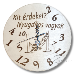 Egyedi gravírozott nyugdíjas falióra 30 cm rétegelt nyírlemez